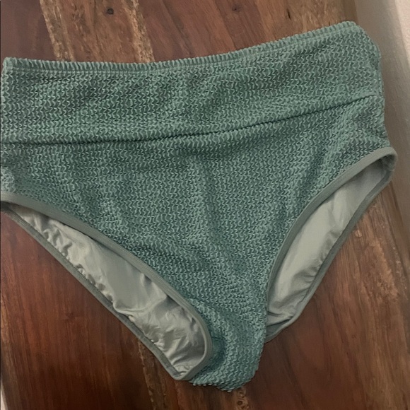 Cupshe Olive Ribbed Bikini Set - Picture 11 of 12